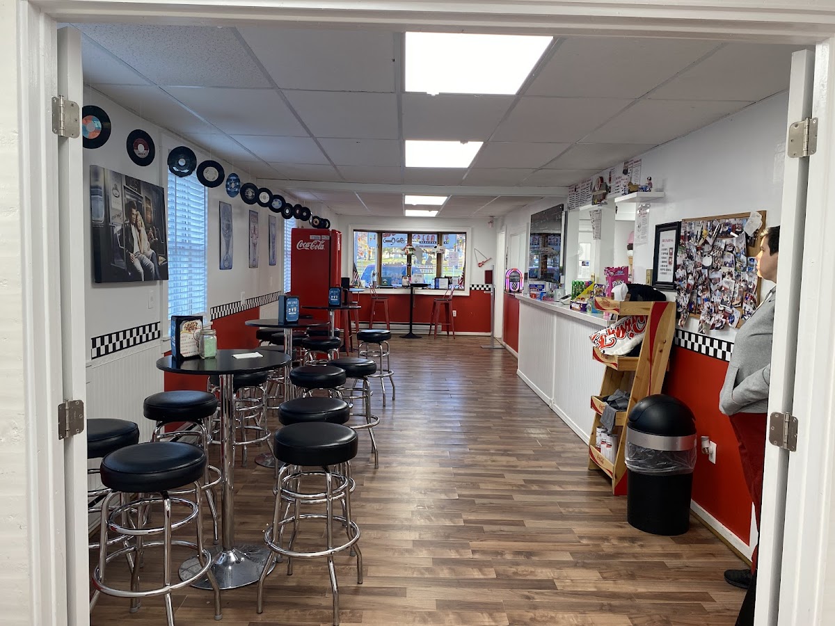 Mel’S Downtown Creamery